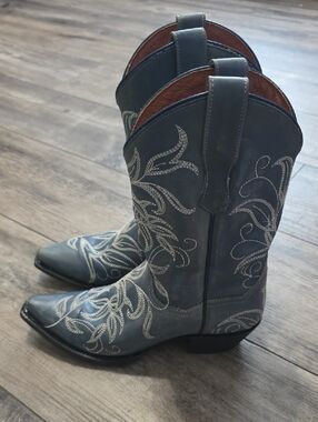  Dan Post Ladies Blue Cowboy Boots With White Embroider